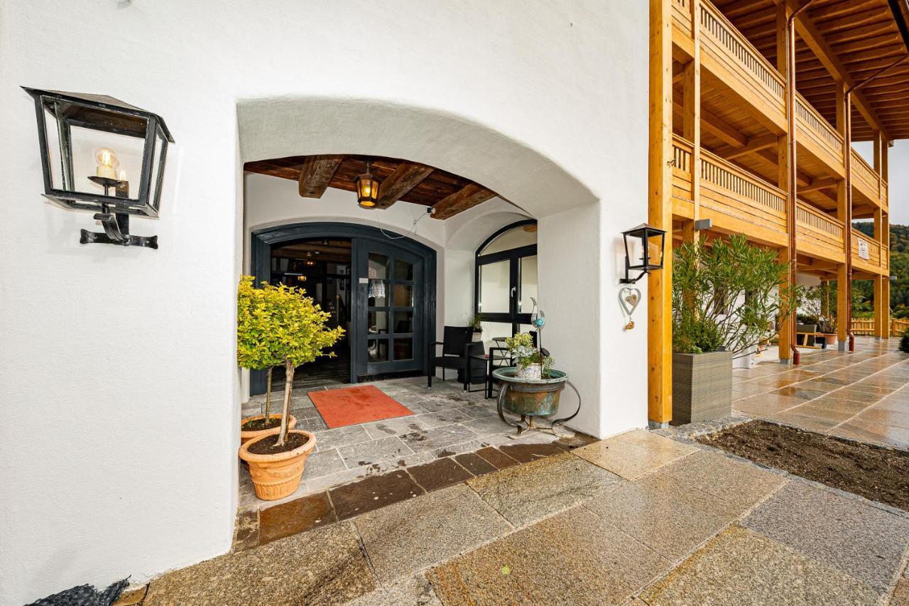 Berghotel & Chalets Adersberg Chiemgau Card Kostenfrei กราสเซา ภายนอก รูปภาพ